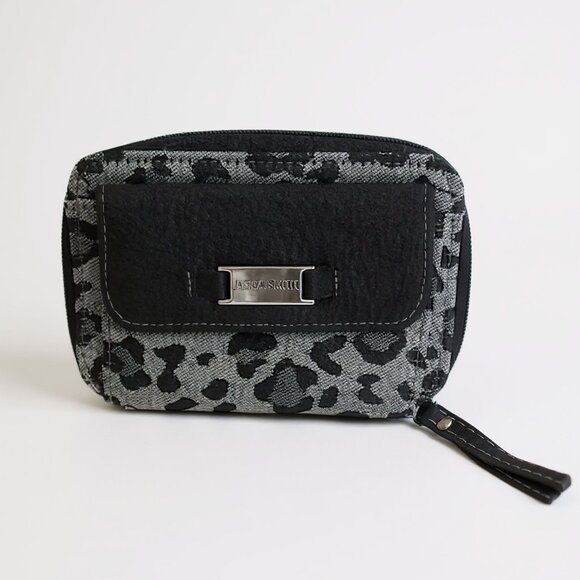 Jaclyn Smith Black and Gray Leopard Print Wristlet - Picture 1 of 7